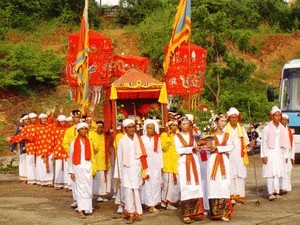 Les Cham fêtent le Katê - ảnh 1