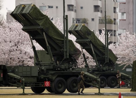 Le Japon commence à déployer des missiles sol-air de défense Patriot - ảnh 1