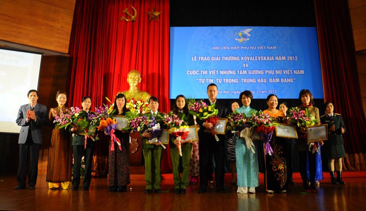 Remise des prix Kovalevskaia de 2012 - ảnh 1