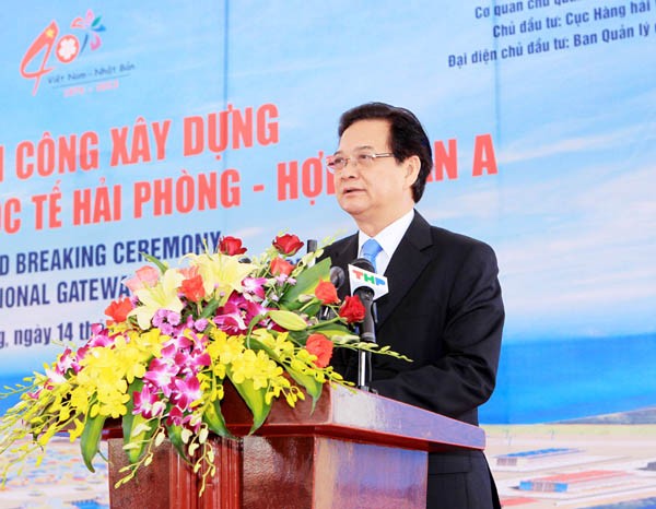 Hai Phong : Le Premier ministre à la mise au chantier du port international de Lach Huyen - ảnh 1