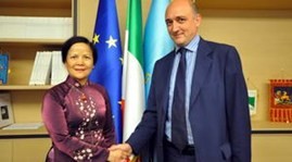 Hanoi fosters relations with Italian region - ảnh 1