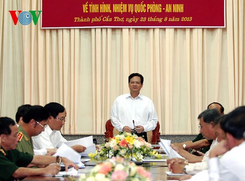 Prime Minister Nguyen Tan Dung visits Military Zone 9 - ảnh 1