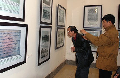 Maps and documents of Vietnam’s Hoang Sa and Truong Sa exhibited    - ảnh 2