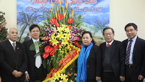 Local authorities extend Christmas greetings to Catholics  - ảnh 1