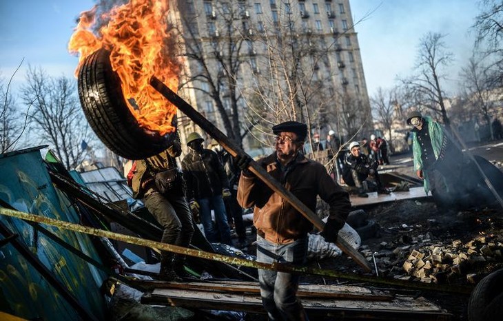 Ukrainian government, opposition agree deal to resolve crisis   - ảnh 1