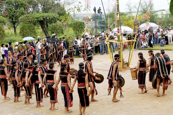 Typical musical instruments of the Bana - ảnh 1