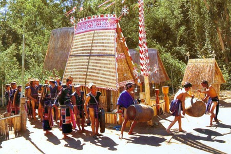 Grave leaving ceremony of the Raglai - ảnh 1