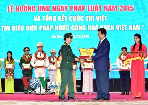 Law Day contributes to socio-economic development - ảnh 1