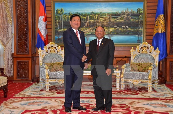 Cambodian NA and government leaders receive Secretary of HCMC’s Party Committee - ảnh 1