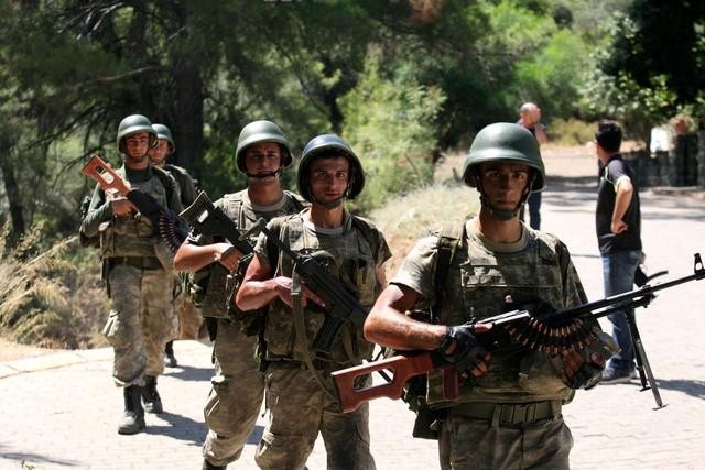 Turkish troops hunt remaining coup plotters  - ảnh 1