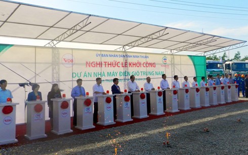 Ninh Thuan begins construction of first wind-power plant  - ảnh 1