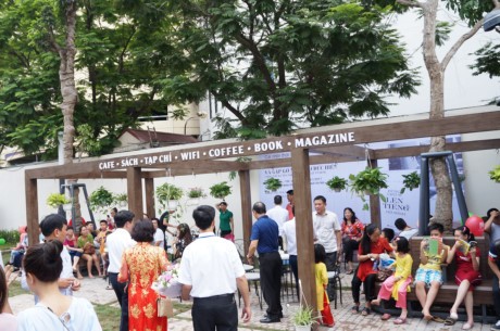 First book street in Hanoi - ảnh 2