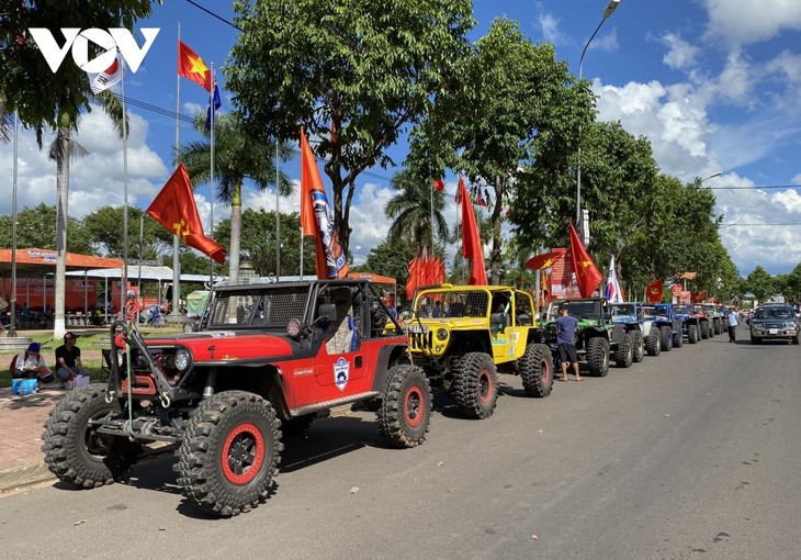 Buon Don off-road car racing tournament kicks off  - ảnh 1