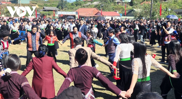 PM attends Great National Unity Festival in Lai Chau - ảnh 1