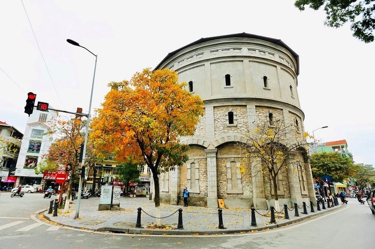 130-year-old Hang Dau water tower has new look - ảnh 1