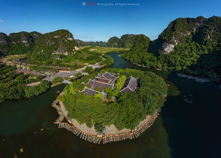 Ninh Binh-Trang An Festival cherishes ancient capital - ảnh 1