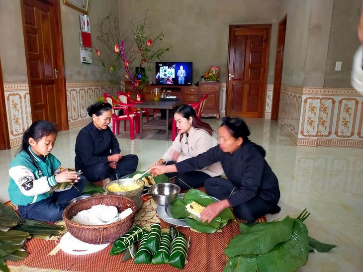 Father, mother chung cakes of the Tay in Quang Ninh province - ảnh 1