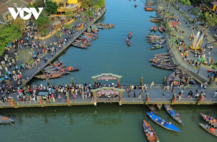 Hoi An pilots collecting waste fee based on volume - ảnh 1