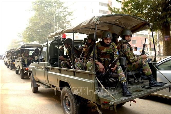 Bangladesh deploys army patrols nationwide - ảnh 1