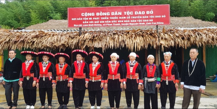 Unique clothing of the Red Dao women - ảnh 3