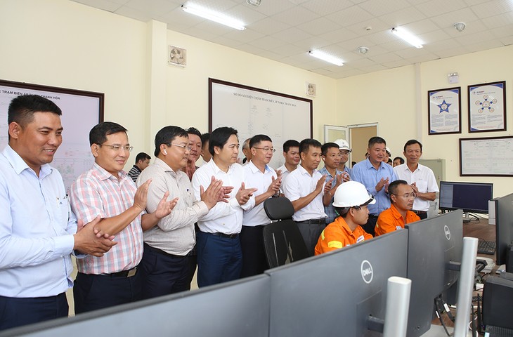 Major sections of Circuit-3 500kV transmission line inaugurated - ảnh 1