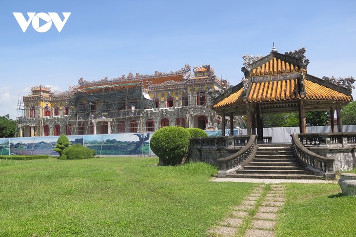 Intricate process to restore Hue's royal palaces, historical sites - ảnh 2