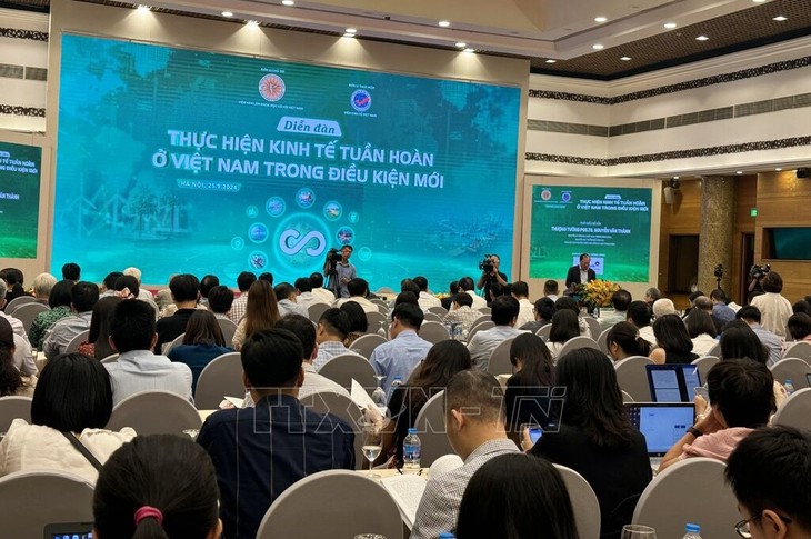 Hanoi forum highlights urgency of shifting to circular economy - ảnh 1