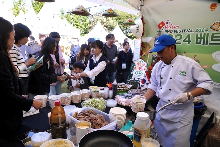 Vietnam Pho Festival leaves deep impression in Seoul - ảnh 1