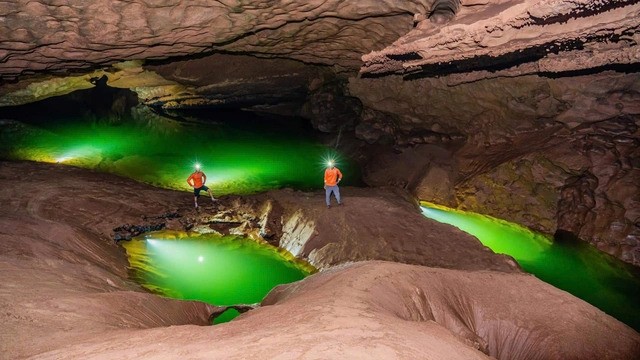 Unusual lake discovered in Phong Nha-Ke Bang Pational Park - ảnh 1