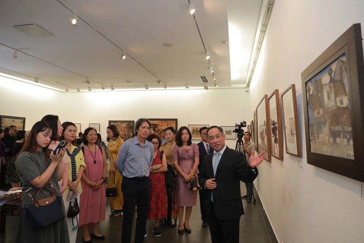 Fine art exhibition “Hanoi vitality and belief” opens - ảnh 2