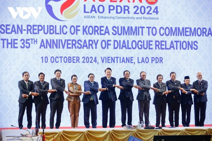 PM Pham Minh Chinh attends ASEAN-China, ASEAN-South Korea summits - ảnh 2