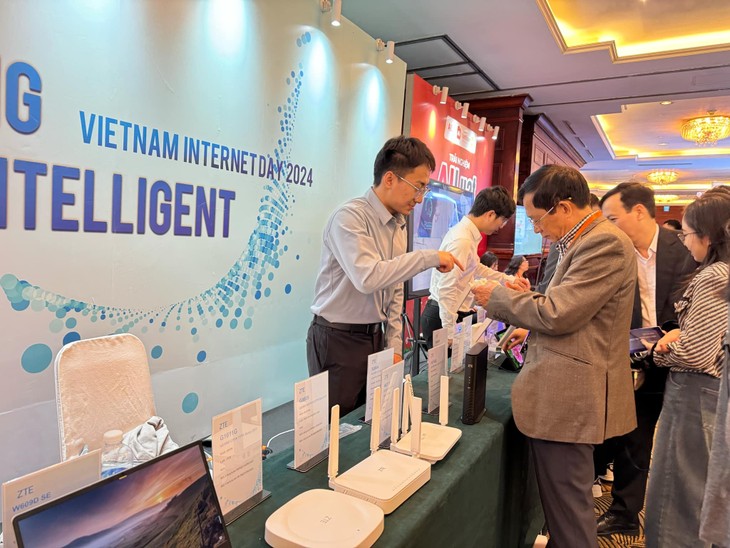 Internet Day 2024 seeks breakthroughs for Vietnam in AIoT era - ảnh 1