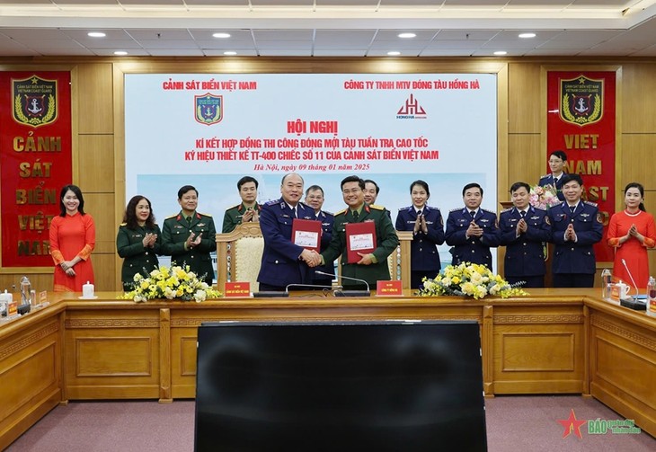 Vietnam Coast Guard signs contract to build three high-speed patrol boats - ảnh 1