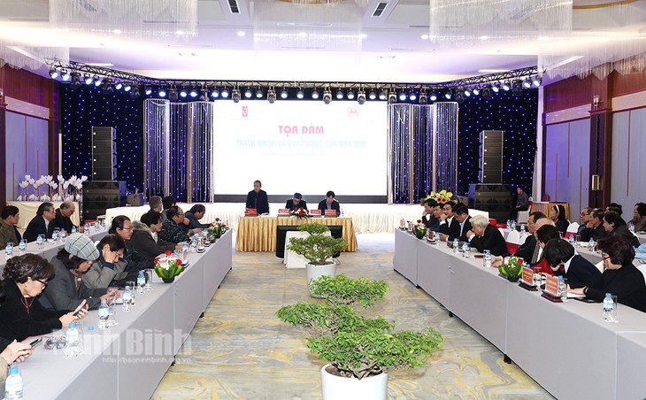 Vietnam Poetry Day cherishes beauty of life - ảnh 1