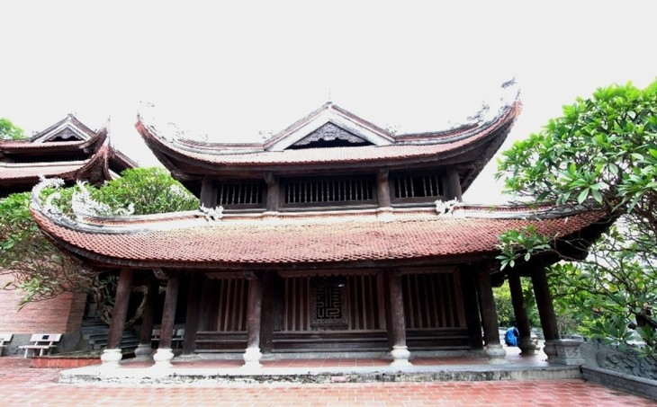 Non Nuoc pagoda built with largest number of ironwood pillars in Vietnam - ảnh 1