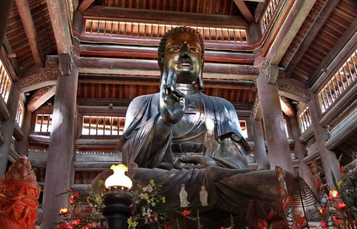 Non Nuoc pagoda built with largest number of ironwood pillars in Vietnam - ảnh 2