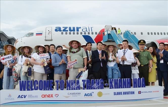 Russian tourists return to Khanh Hoa since COVID-19 - ảnh 1