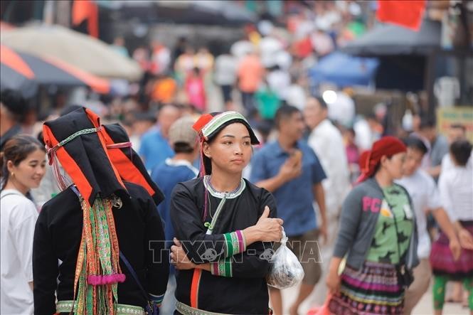 Khau Vai Love Market Festival enlivens karst plateau - ảnh 1