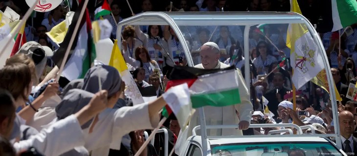 Popemobile to become mobile clinic for Gaza's children - ảnh 1