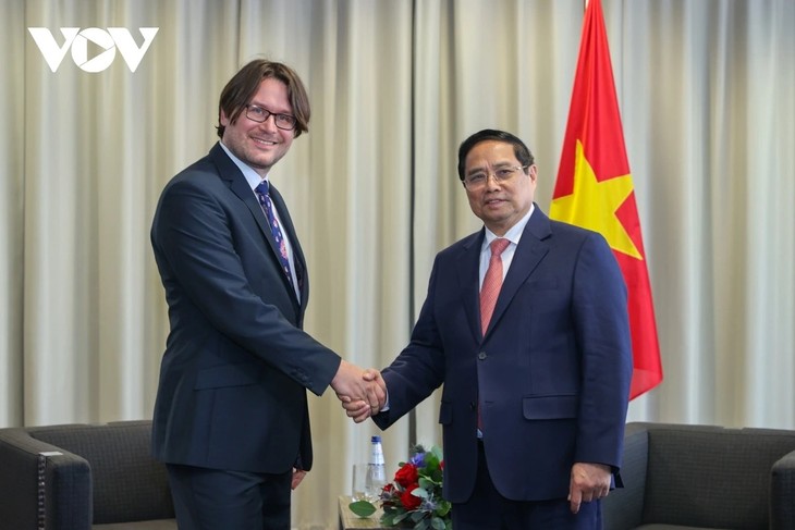 Prime Minister calls for Estonian firms to accelerate business in Vietnam - ảnh 1