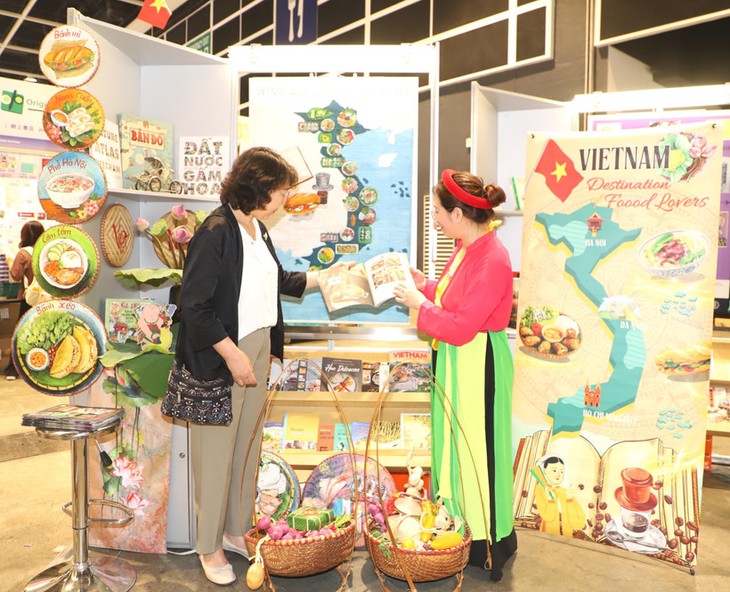 Vietnamese cuisine introduced at Hong Kong Book Fair - ảnh 1