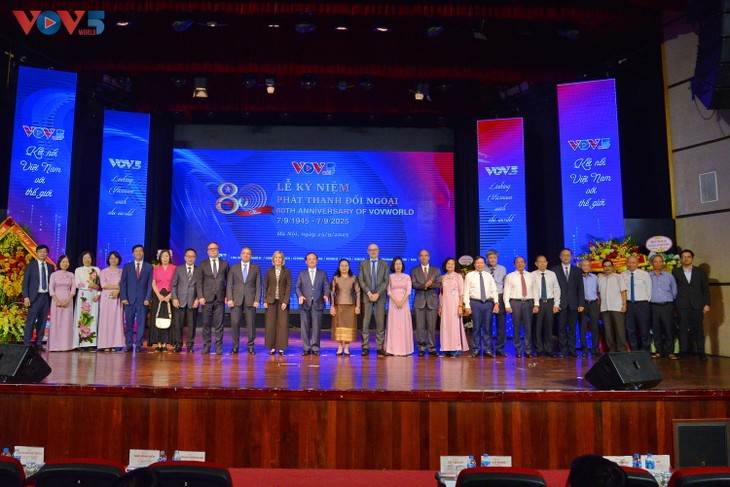 VOVWorld celebrates 80th anniversary, honors winners of “What do you know about Vietnam?” contest - ảnh 1