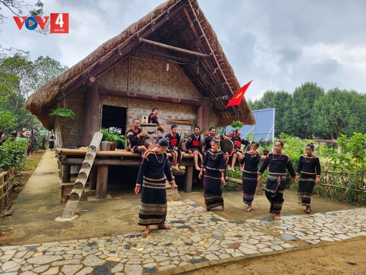 The longhouse preserves the E De’s enduring culture - ảnh 1