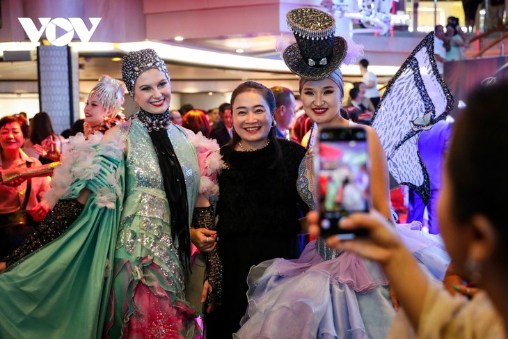 Buzzing year-end holiday tourism - ảnh 2