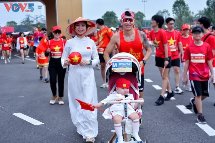 “Happy Vietnam” program spreads message of peace, humanity - ảnh 1