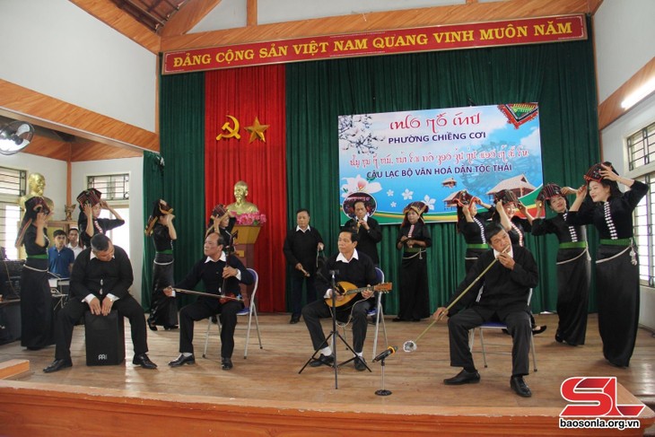 A stage rebuilt, Thai courtship songs come back to life - ảnh 2