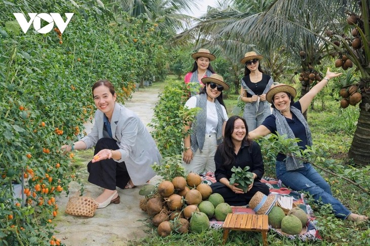 Experiential farm tours around Ba Den mountain - ảnh 1