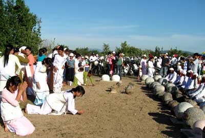 Cham people in Binh Thuan celebrate Ramuwan Festival - ảnh 1