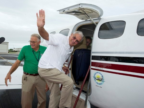 First commercial flight from the US to Cuba takes off - ảnh 1