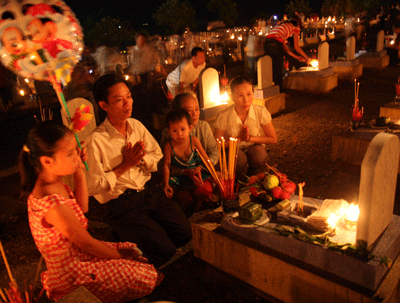 Visiting Truong Son cemetery in July - ảnh 5